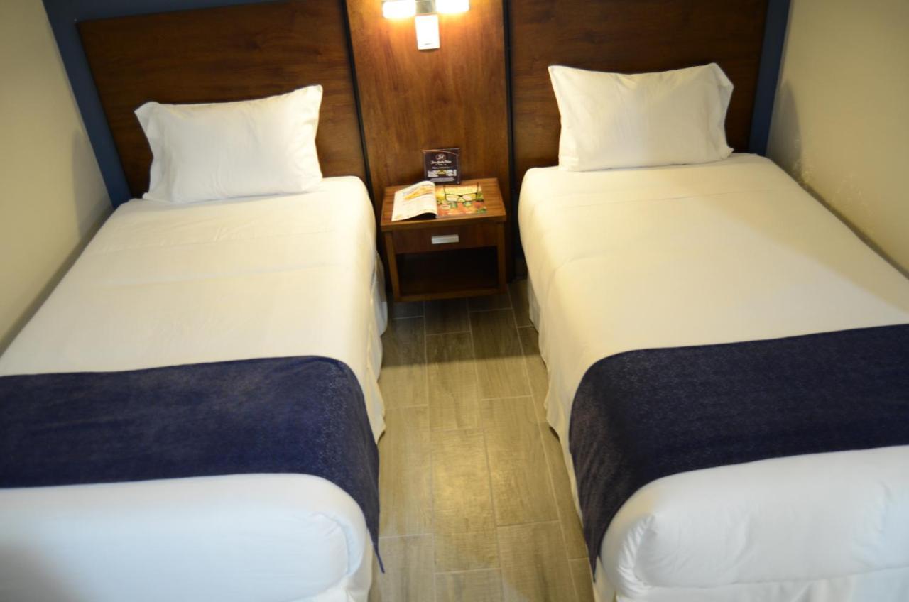 Hotel San Agustin Plaza ลาตาคุงกา ภายนอก รูปภาพ