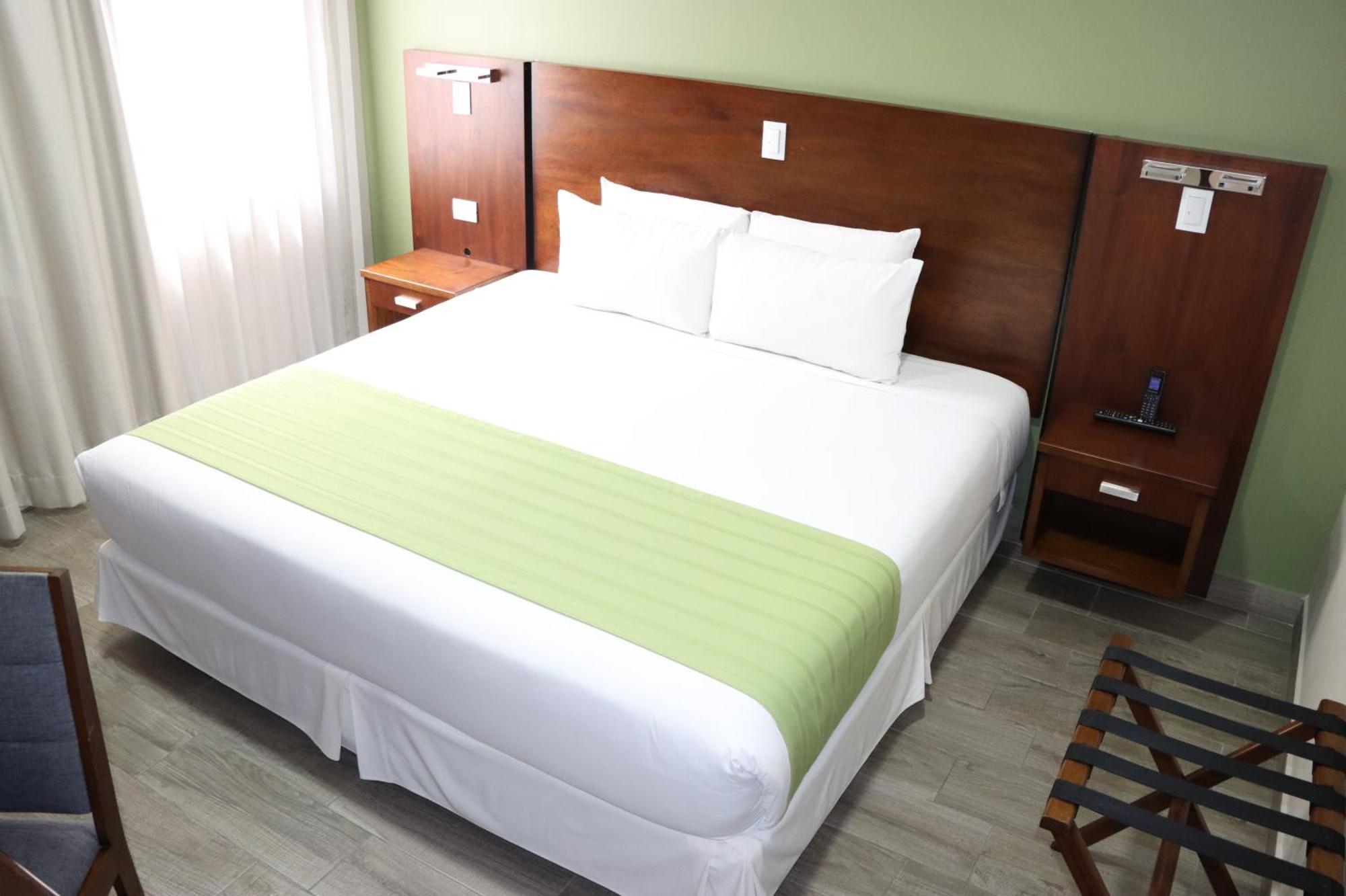 Hotel San Agustin Plaza ลาตาคุงกา ภายนอก รูปภาพ