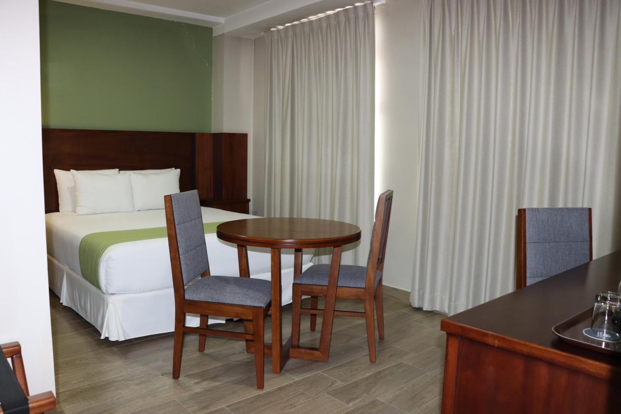 Hotel San Agustin Plaza ลาตาคุงกา ภายนอก รูปภาพ