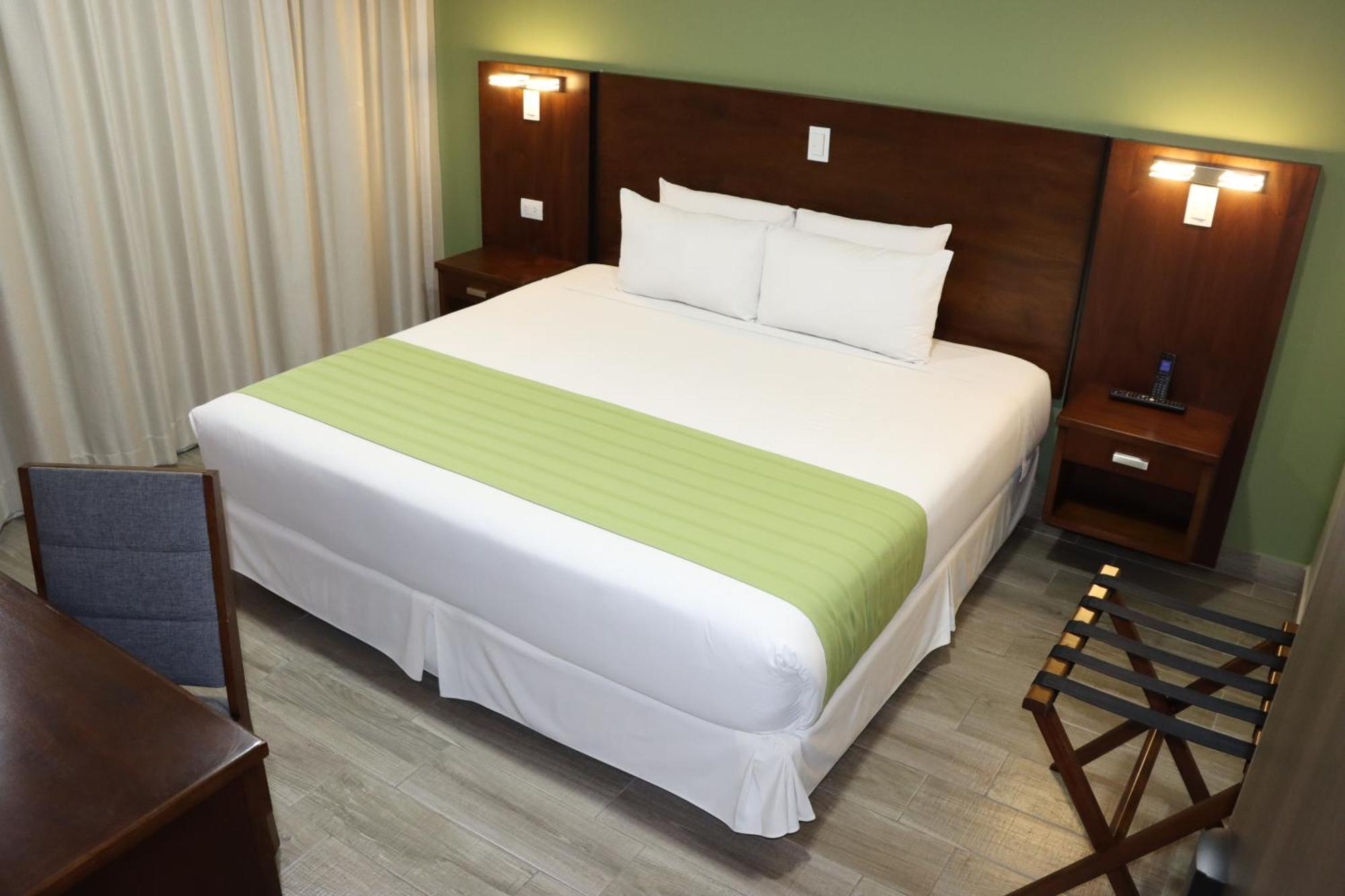 Hotel San Agustin Plaza ลาตาคุงกา ภายนอก รูปภาพ