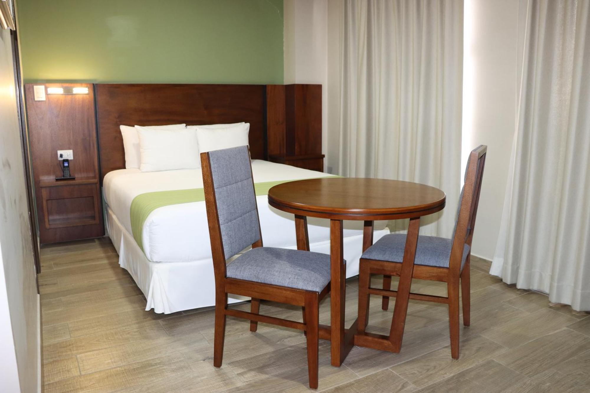 Hotel San Agustin Plaza ลาตาคุงกา ภายนอก รูปภาพ