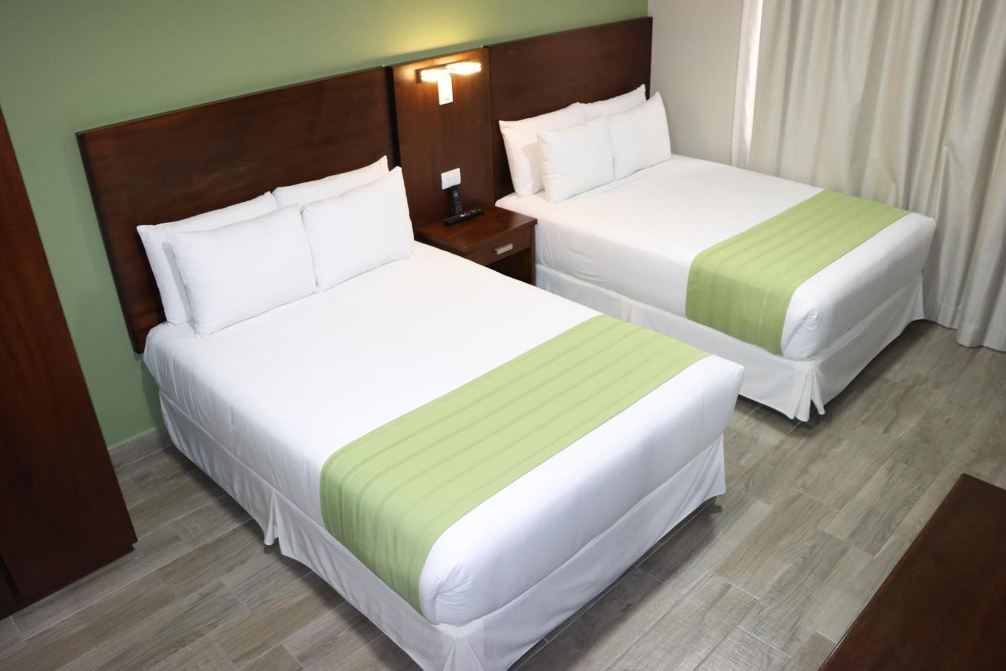 Hotel San Agustin Plaza ลาตาคุงกา ภายนอก รูปภาพ