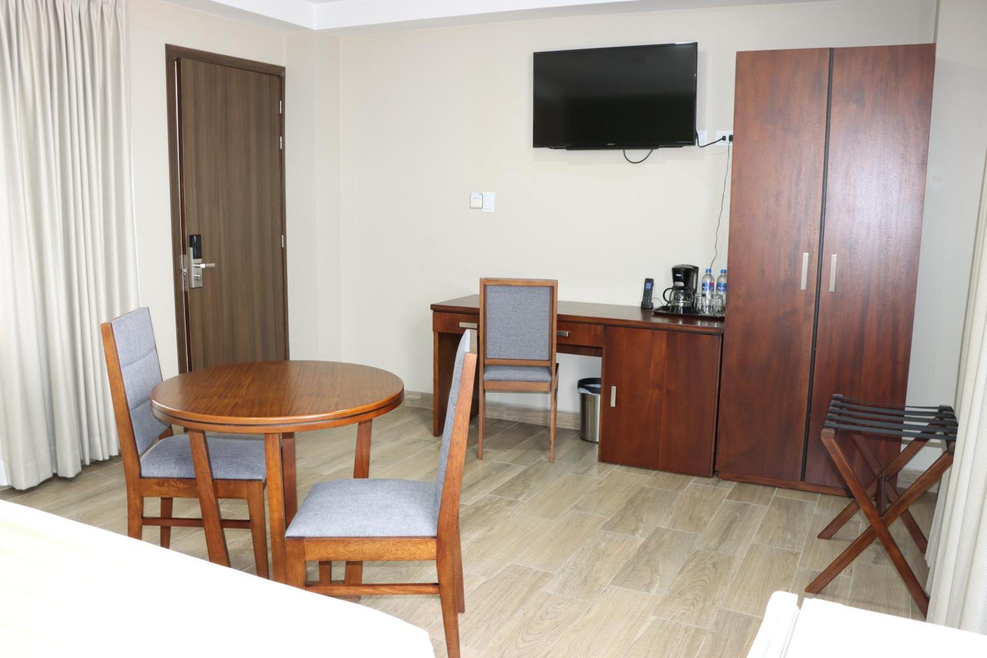 Hotel San Agustin Plaza ลาตาคุงกา ภายนอก รูปภาพ